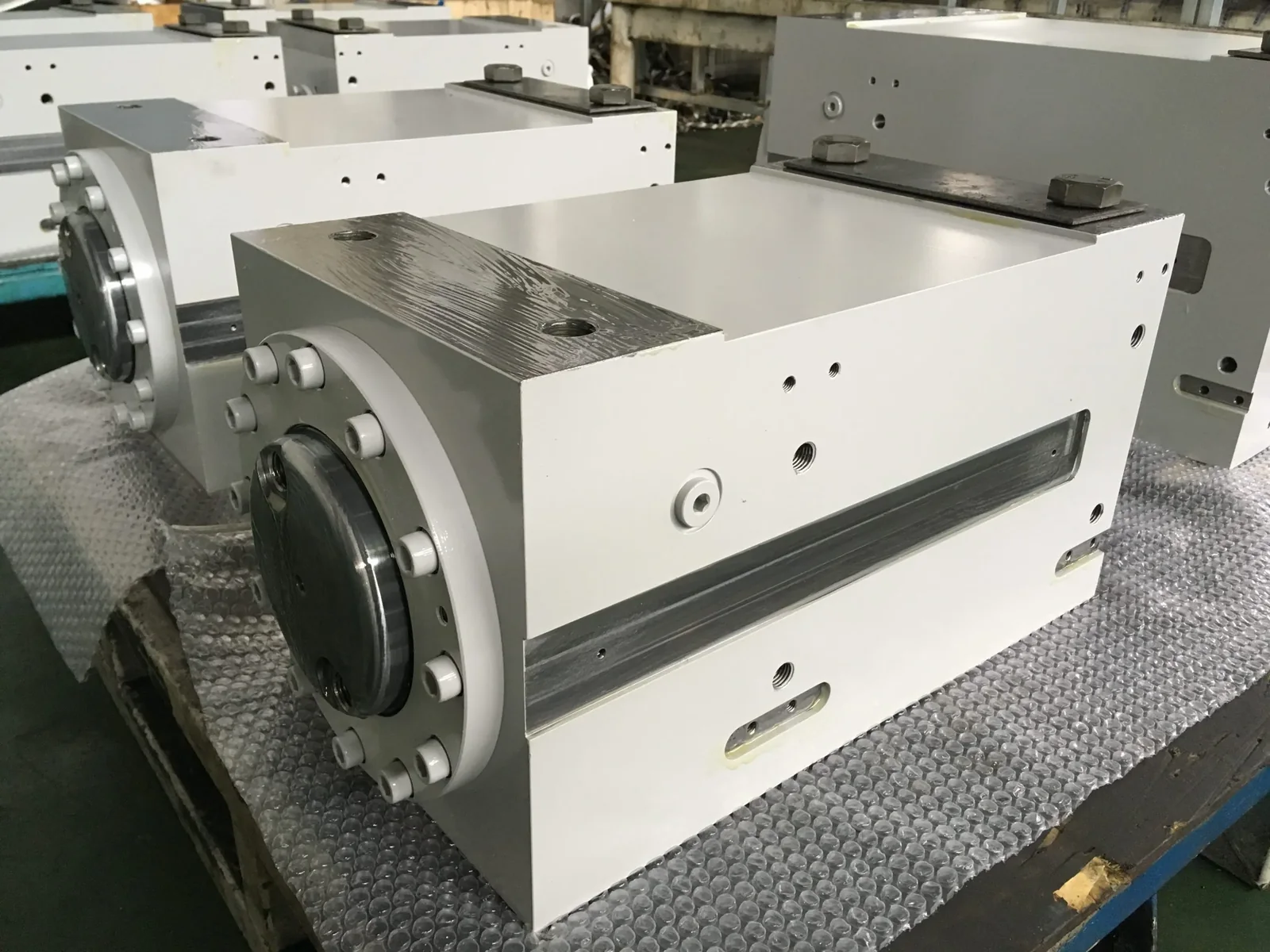 Hydraulic cylinder repair kit support